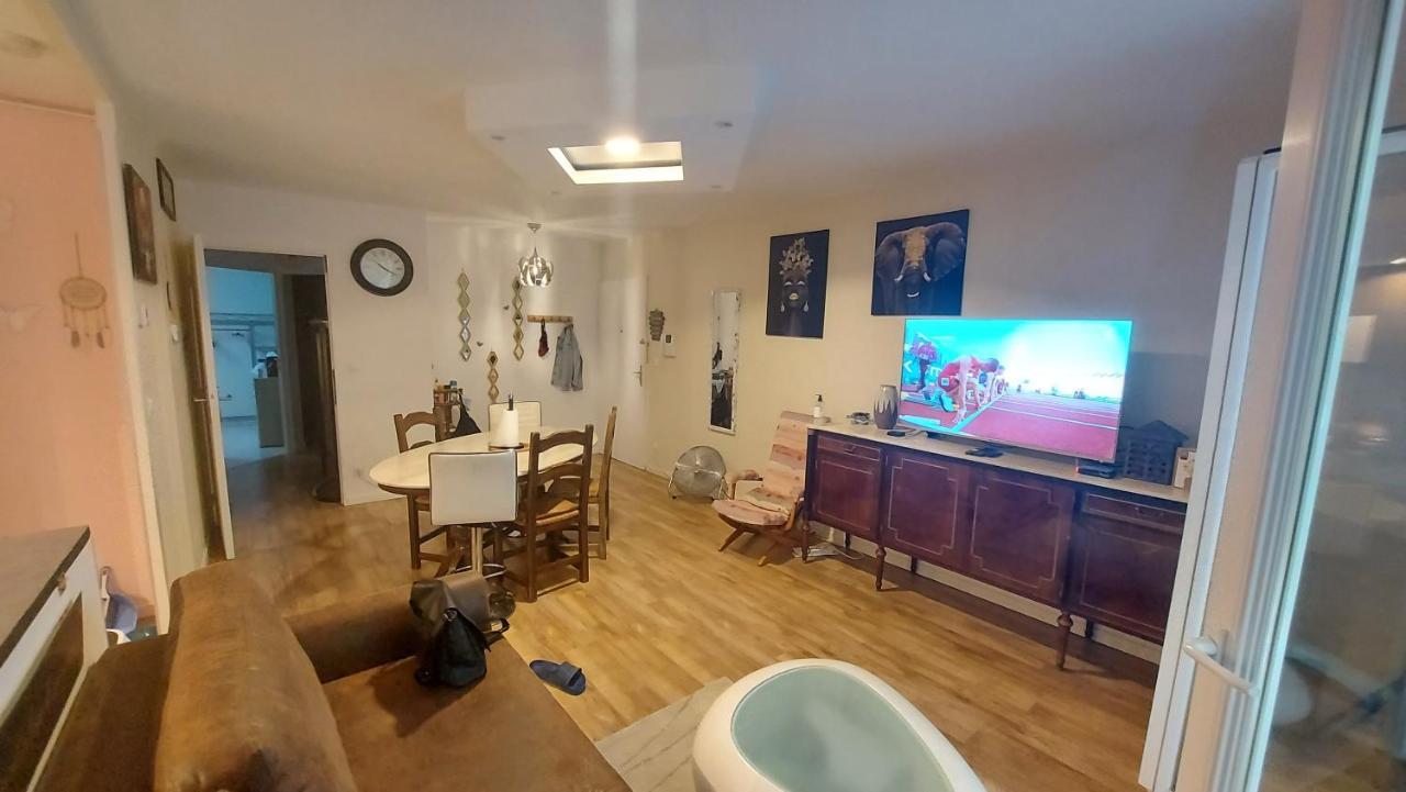 Au Pagnol Apartment โอบาญ ภายนอก รูปภาพ