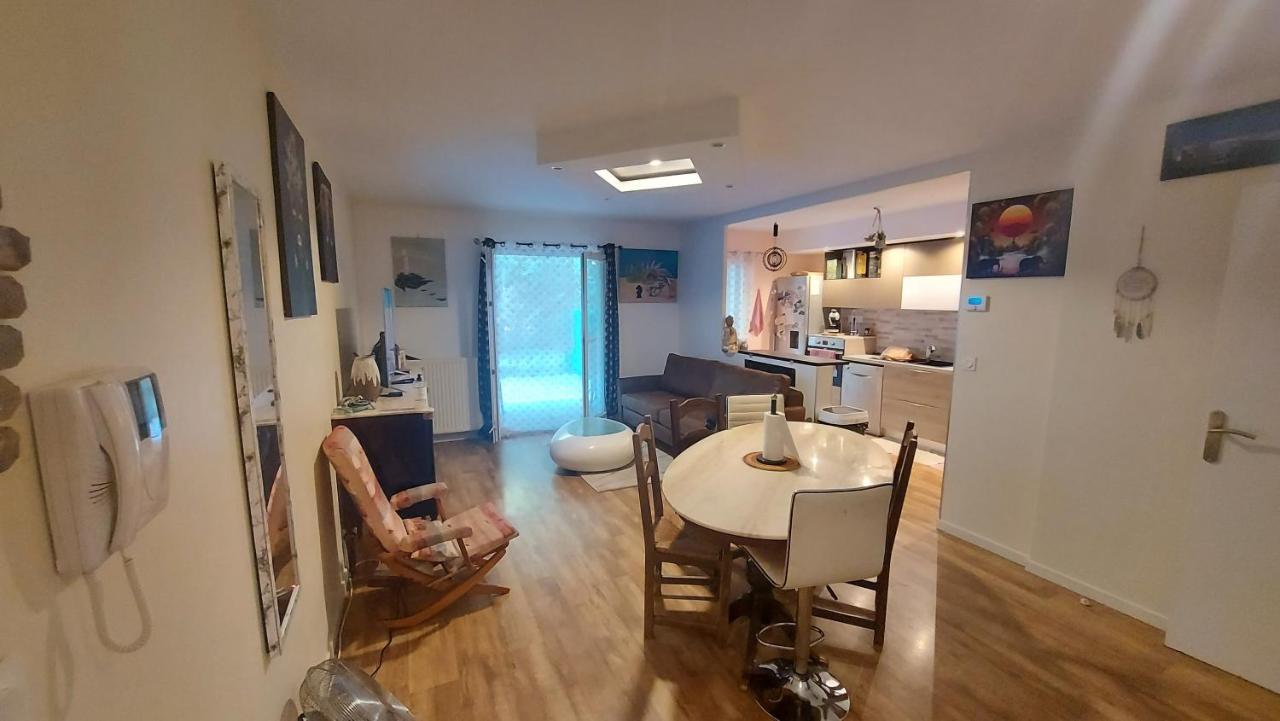 Au Pagnol Apartment โอบาญ ภายนอก รูปภาพ